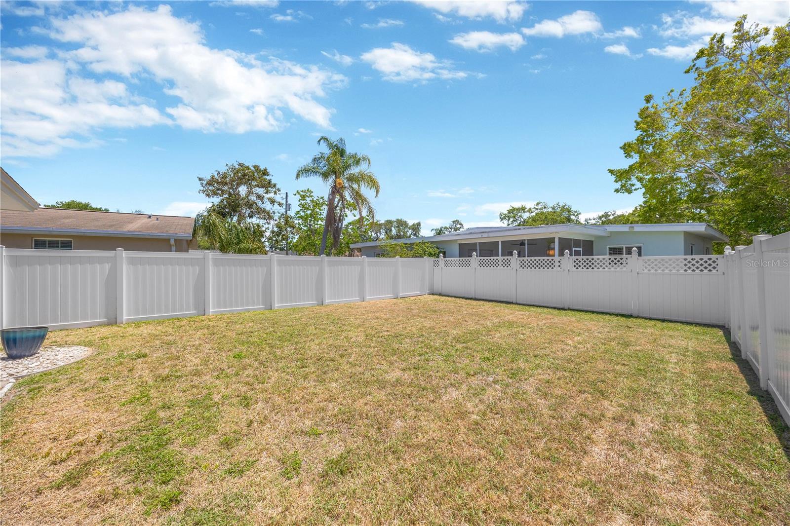 Image 42 of 59 For 2155 Edythe Dr