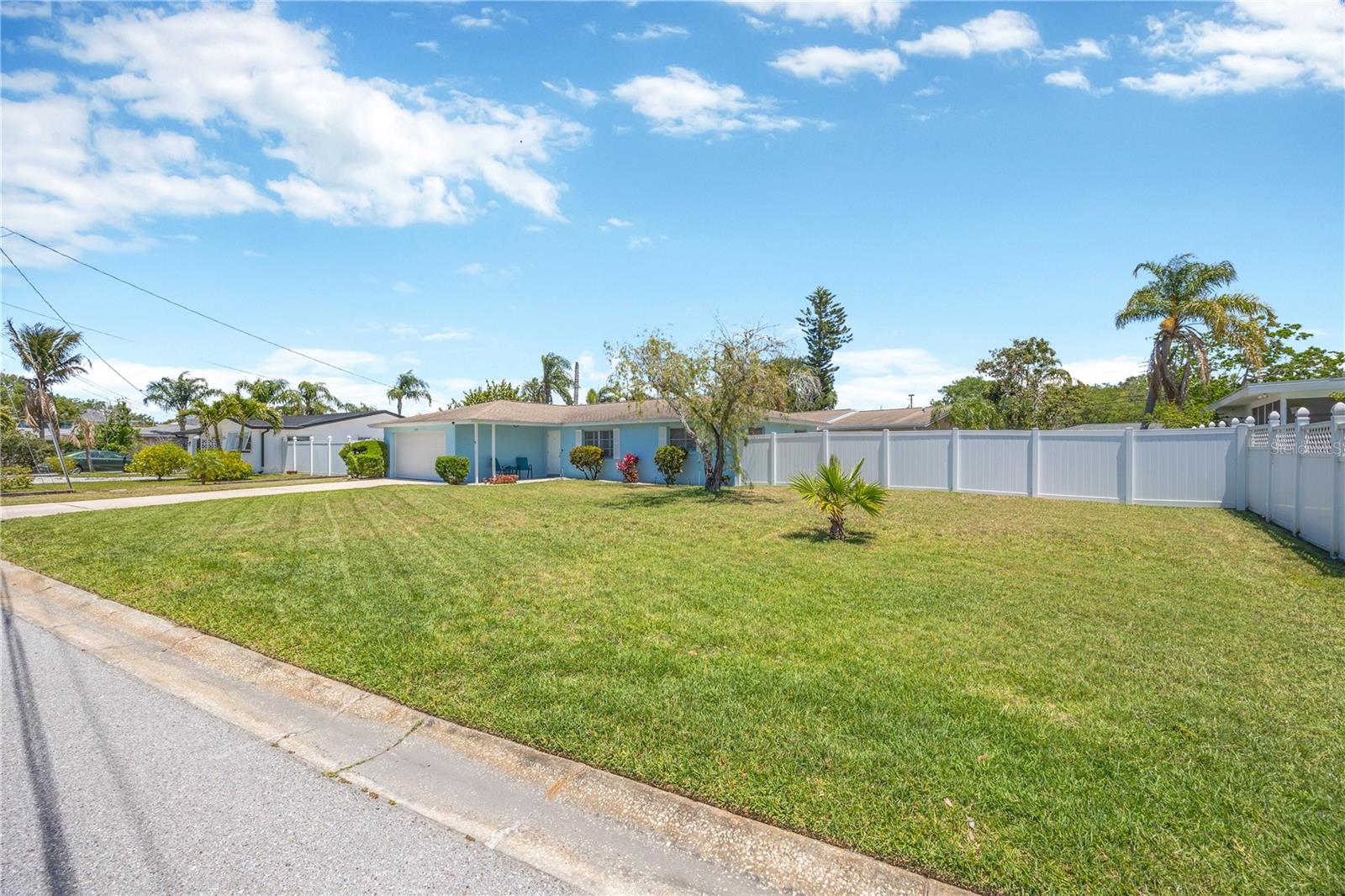 Image 47 of 59 For 2155 Edythe Dr