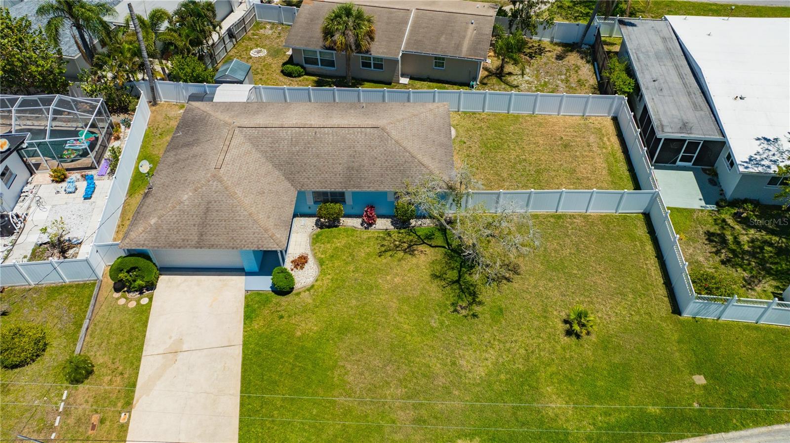Image 50 of 59 For 2155 Edythe Dr