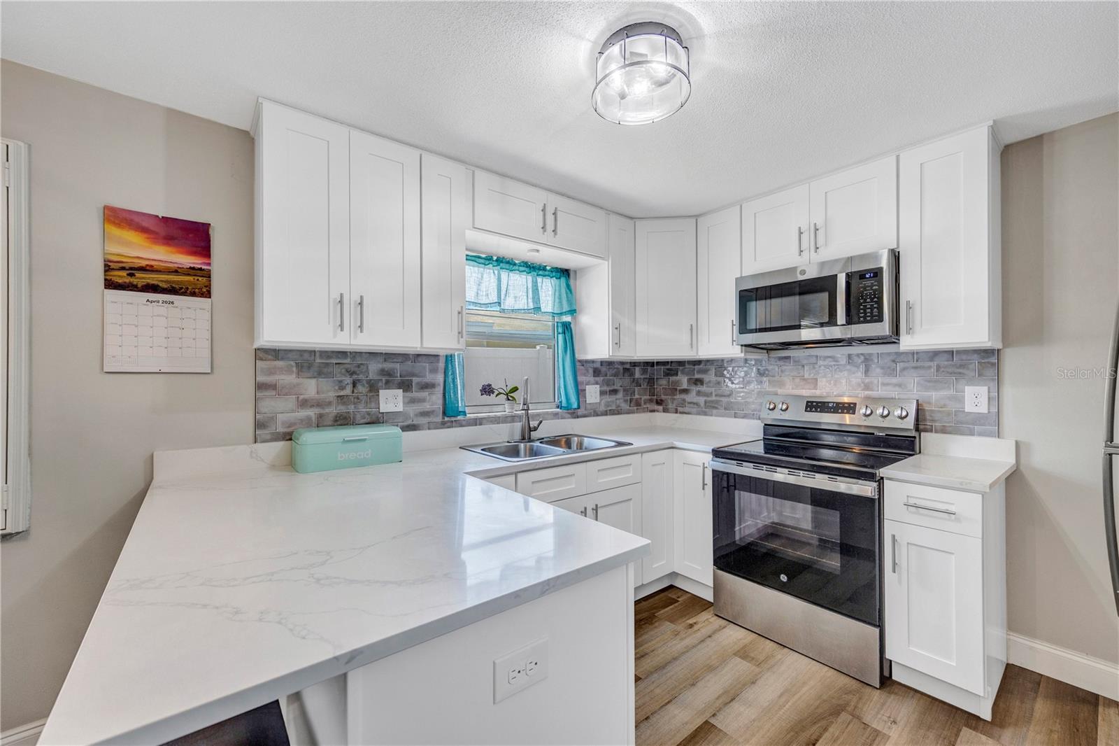 Image 8 of 59 For 2155 Edythe Dr