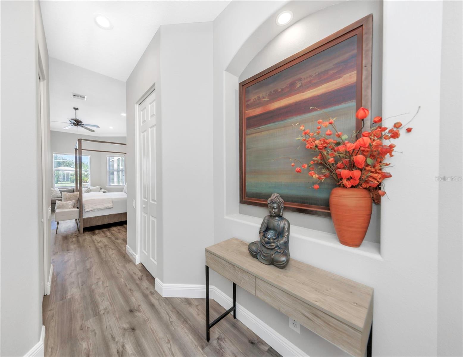 Listing photo id 19 for 3716 Janus Way