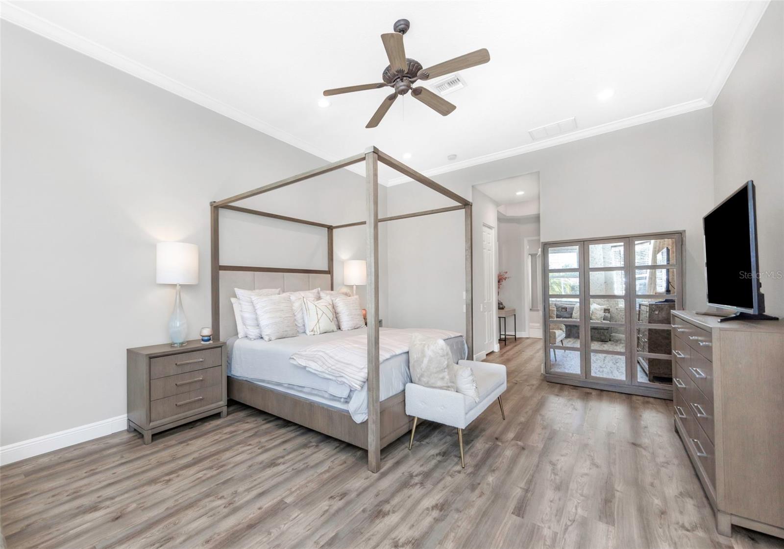 Listing photo id 22 for 3716 Janus Way