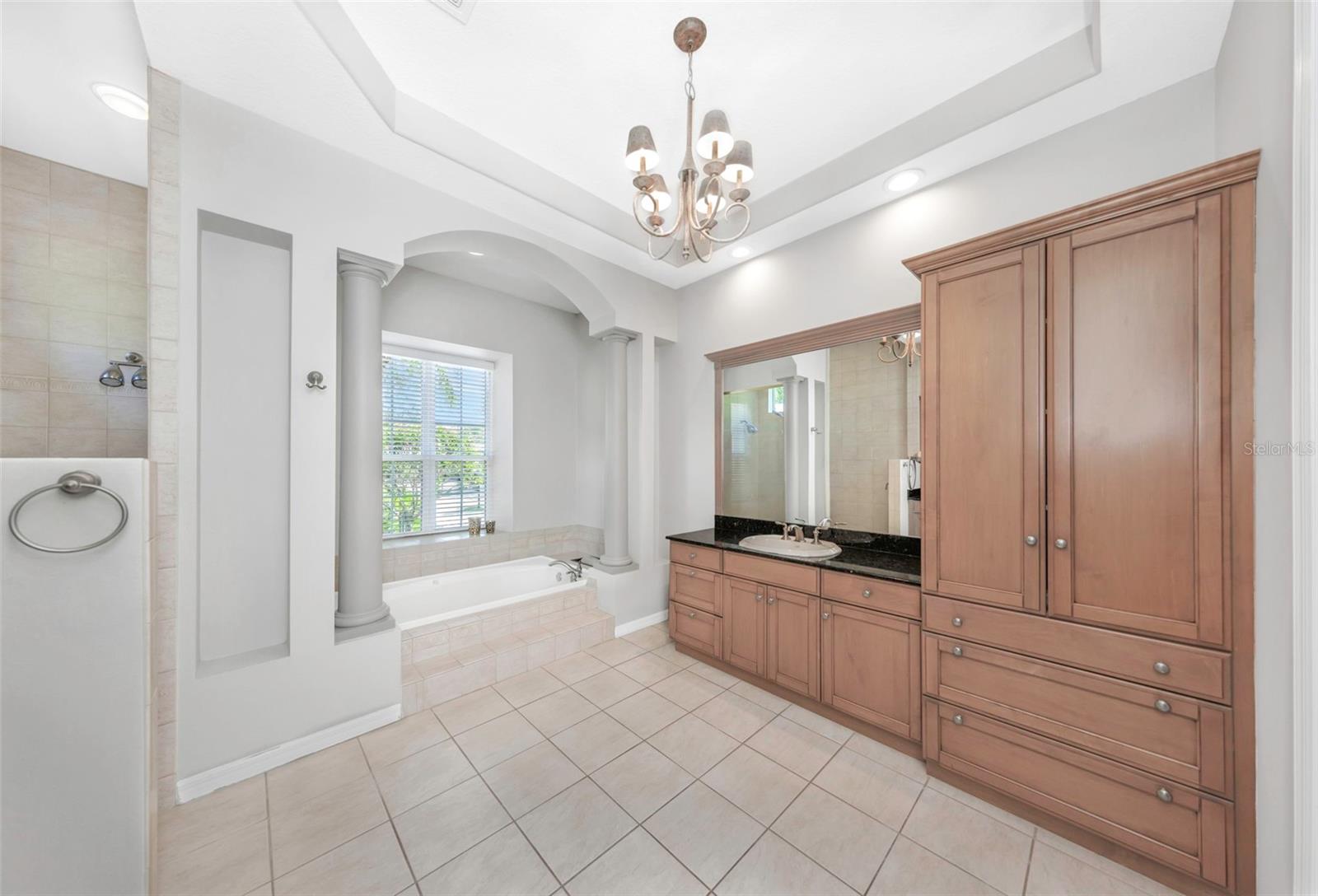 Listing photo id 25 for 3716 Janus Way