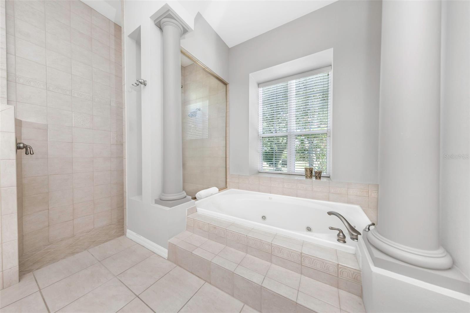 Listing photo id 26 for 3716 Janus Way