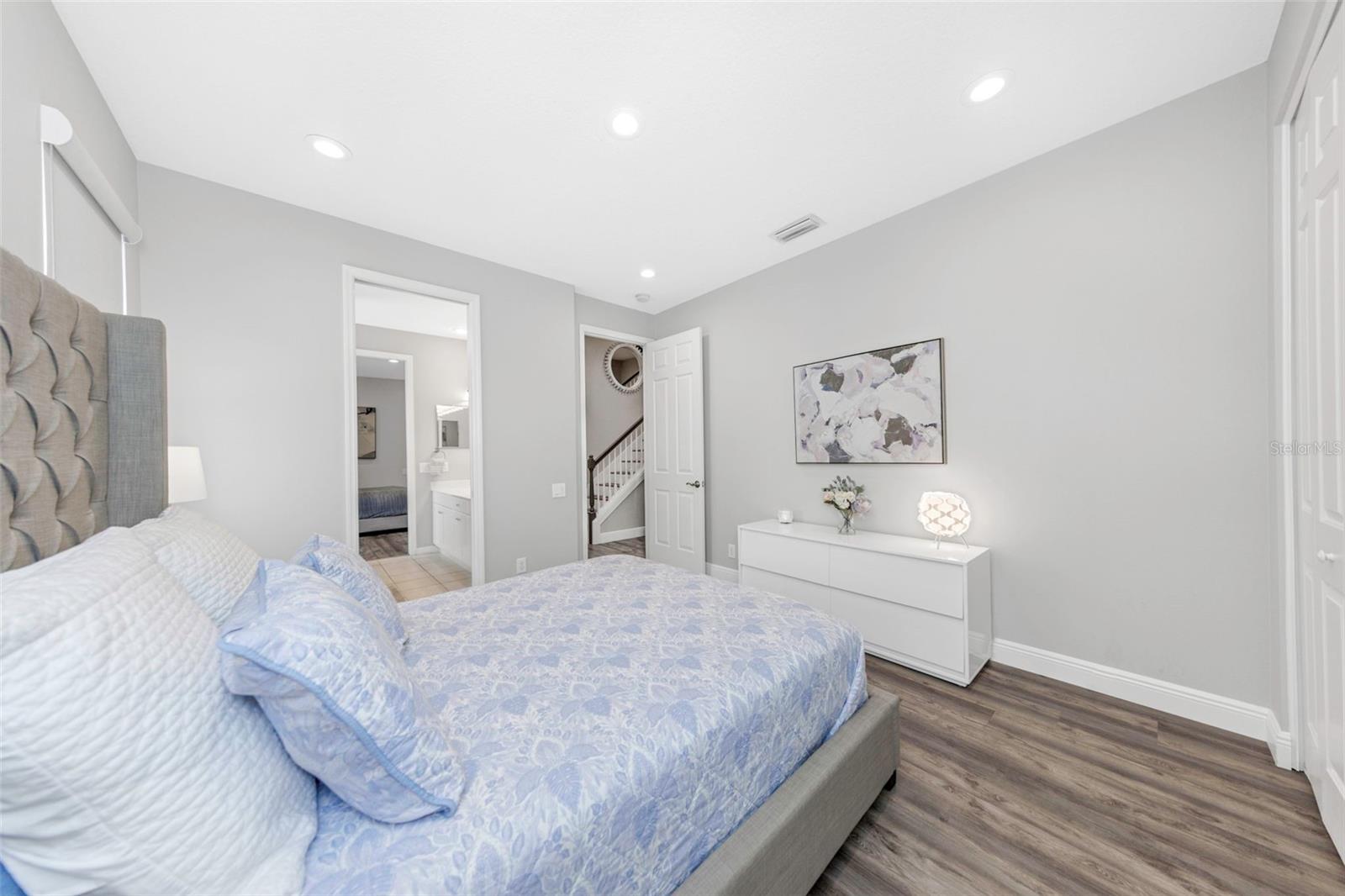 Listing photo id 31 for 3716 Janus Way