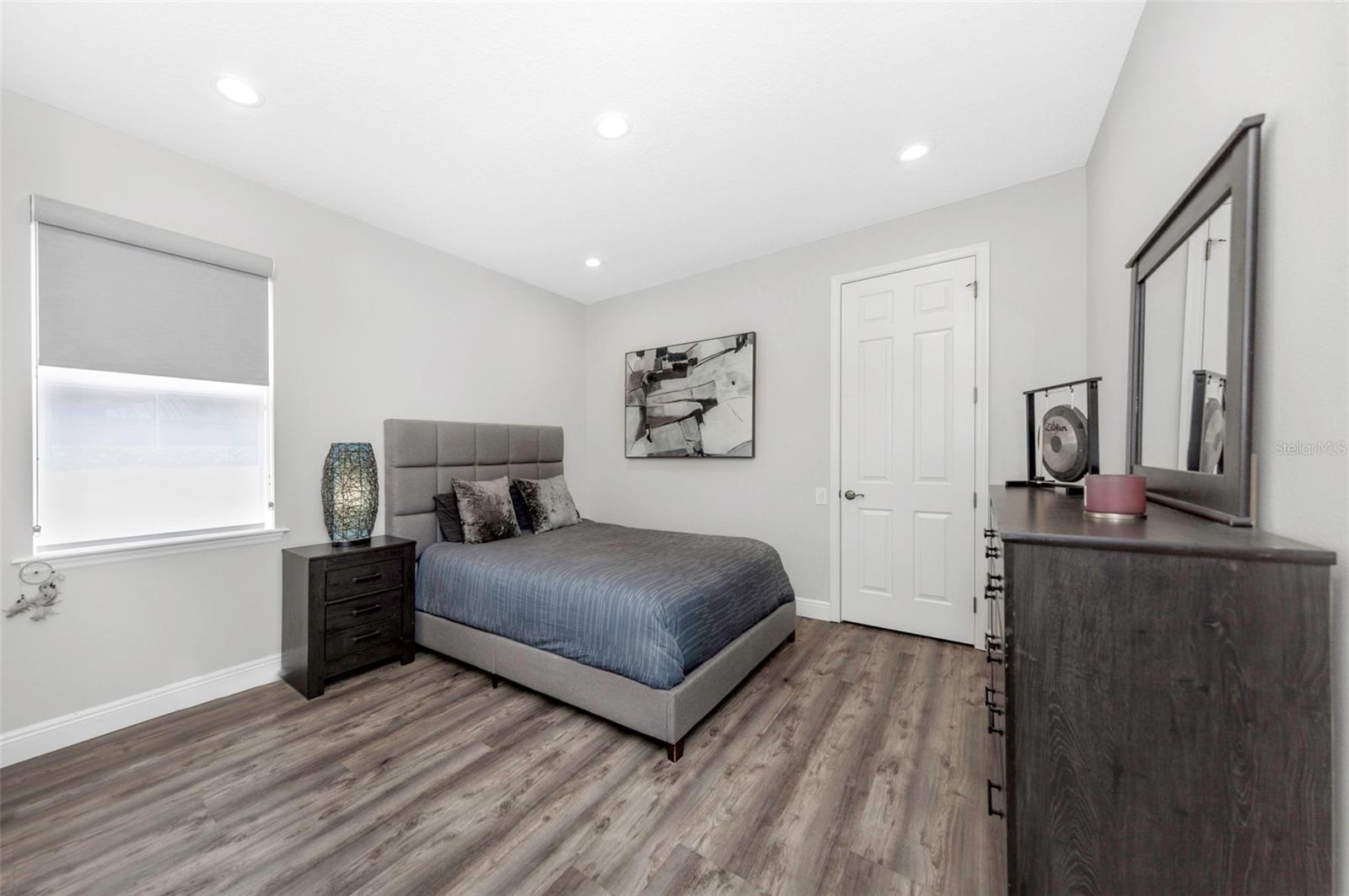Listing photo id 34 for 3716 Janus Way