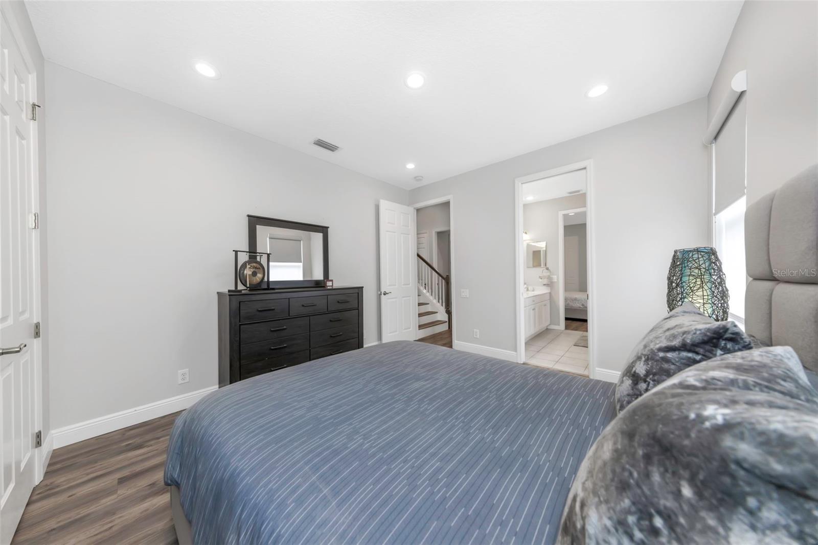 Listing photo id 35 for 3716 Janus Way