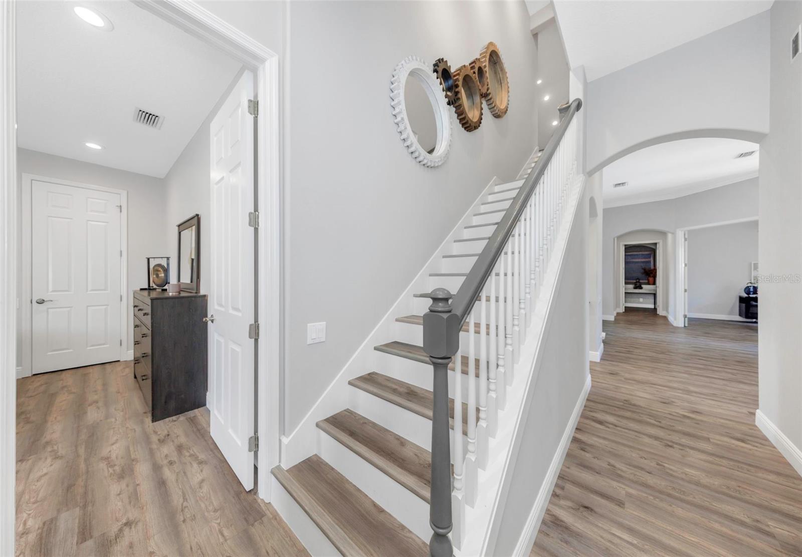 Listing photo id 36 for 3716 Janus Way