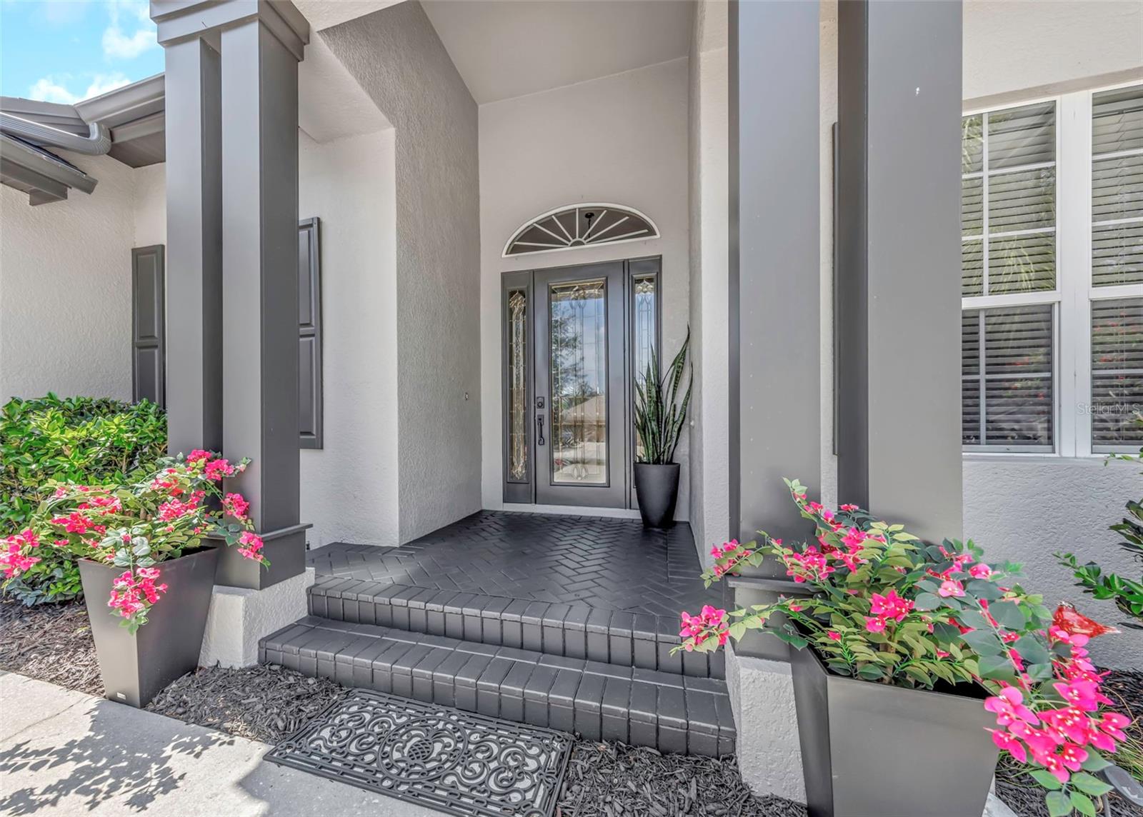 Listing photo id 2 for 3716 Janus Way