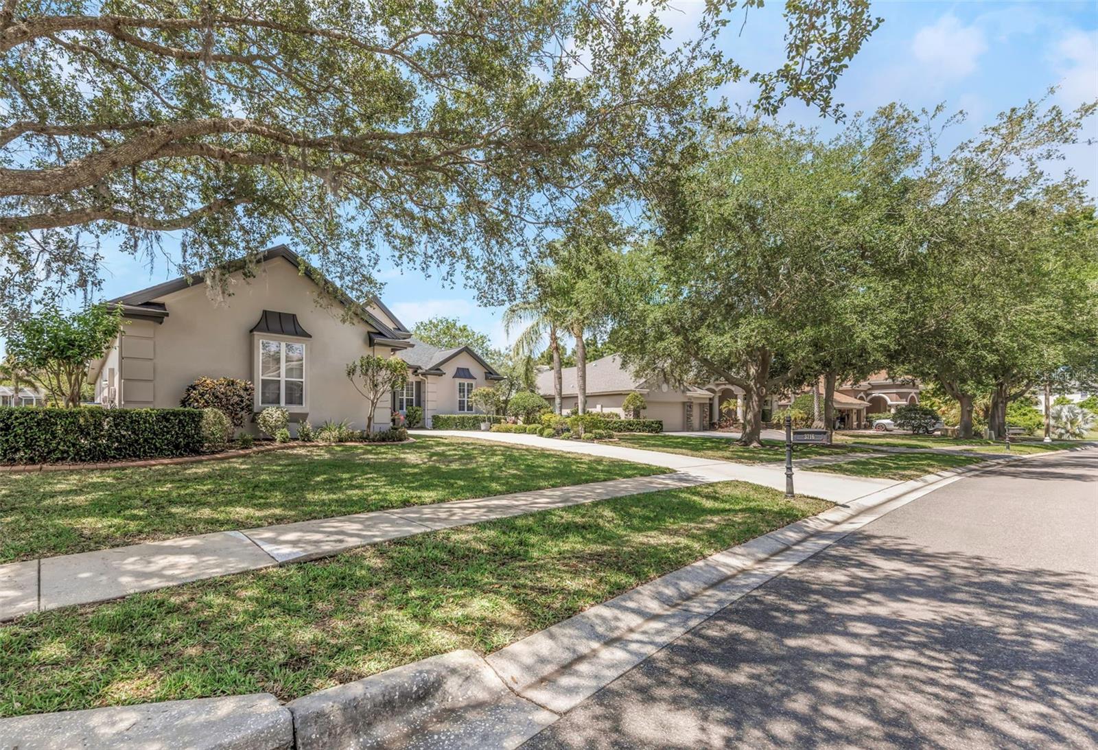 Listing photo id 64 for 3716 Janus Way