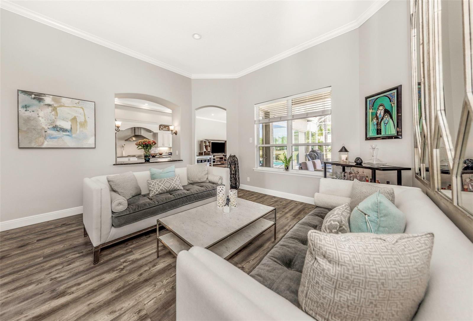 Listing photo id 5 for 3716 Janus Way