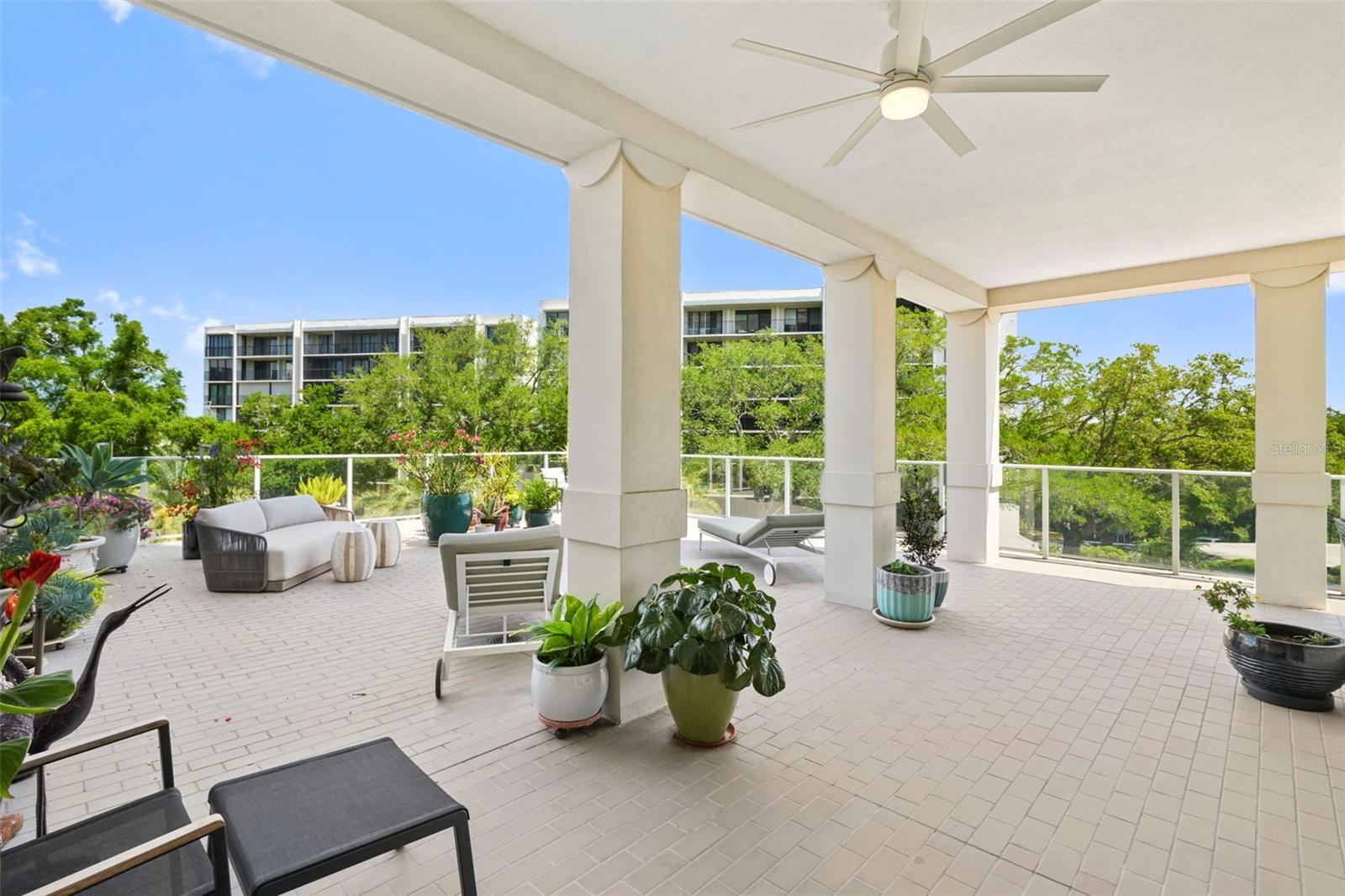 Image 33 of 46 For 8 Palm Terrace 201