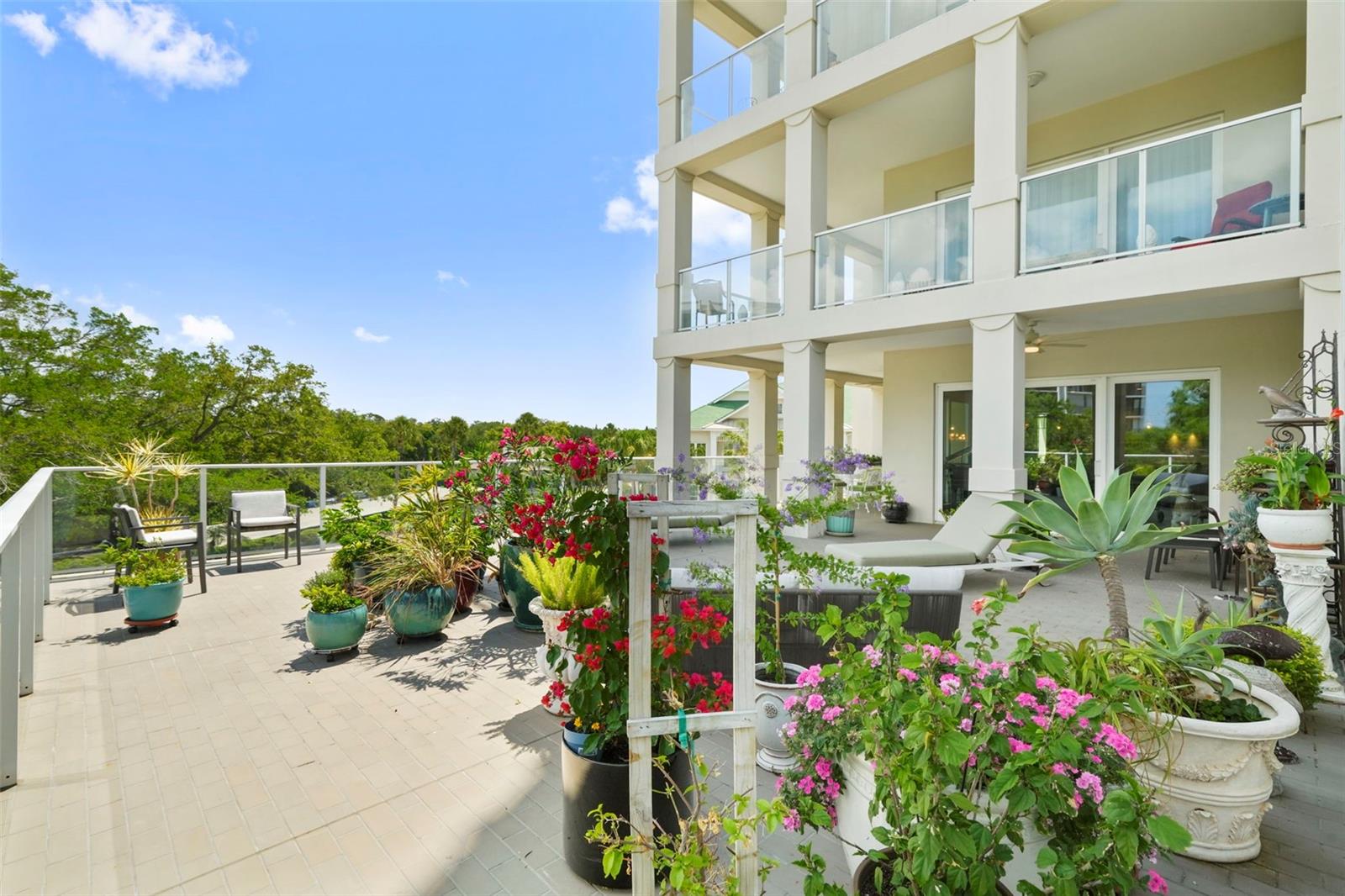 Image 37 of 46 For 8 Palm Terrace 201