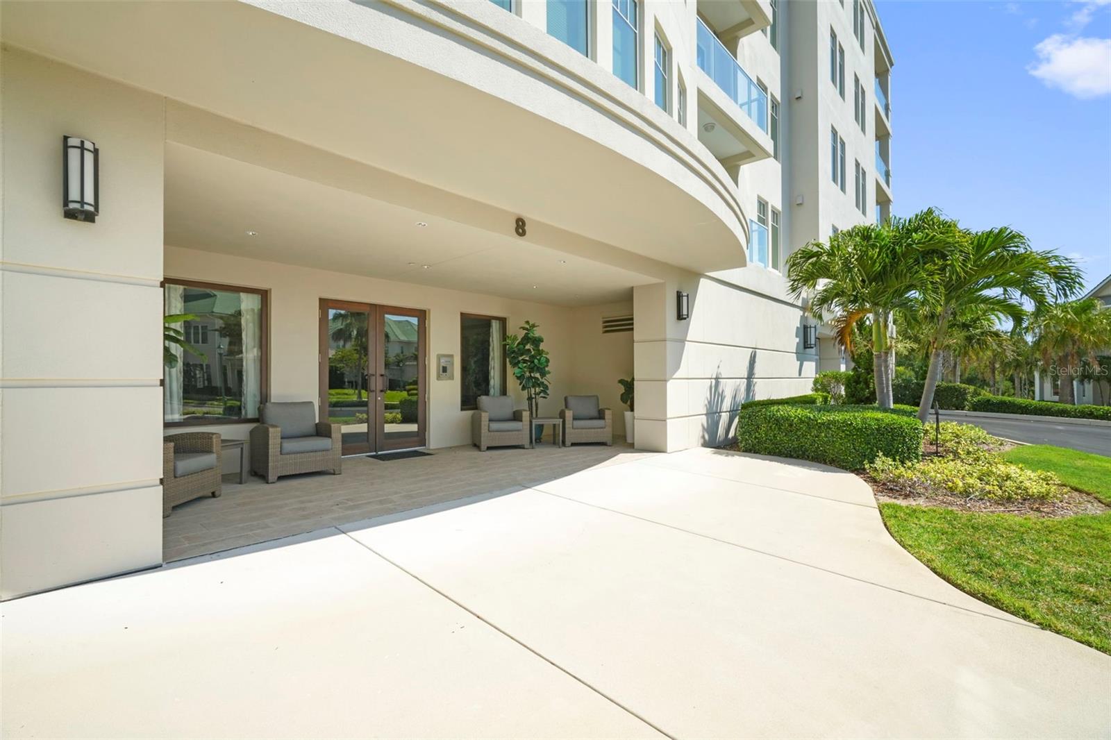 Image 6 of 46 For 8 Palm Terrace 201