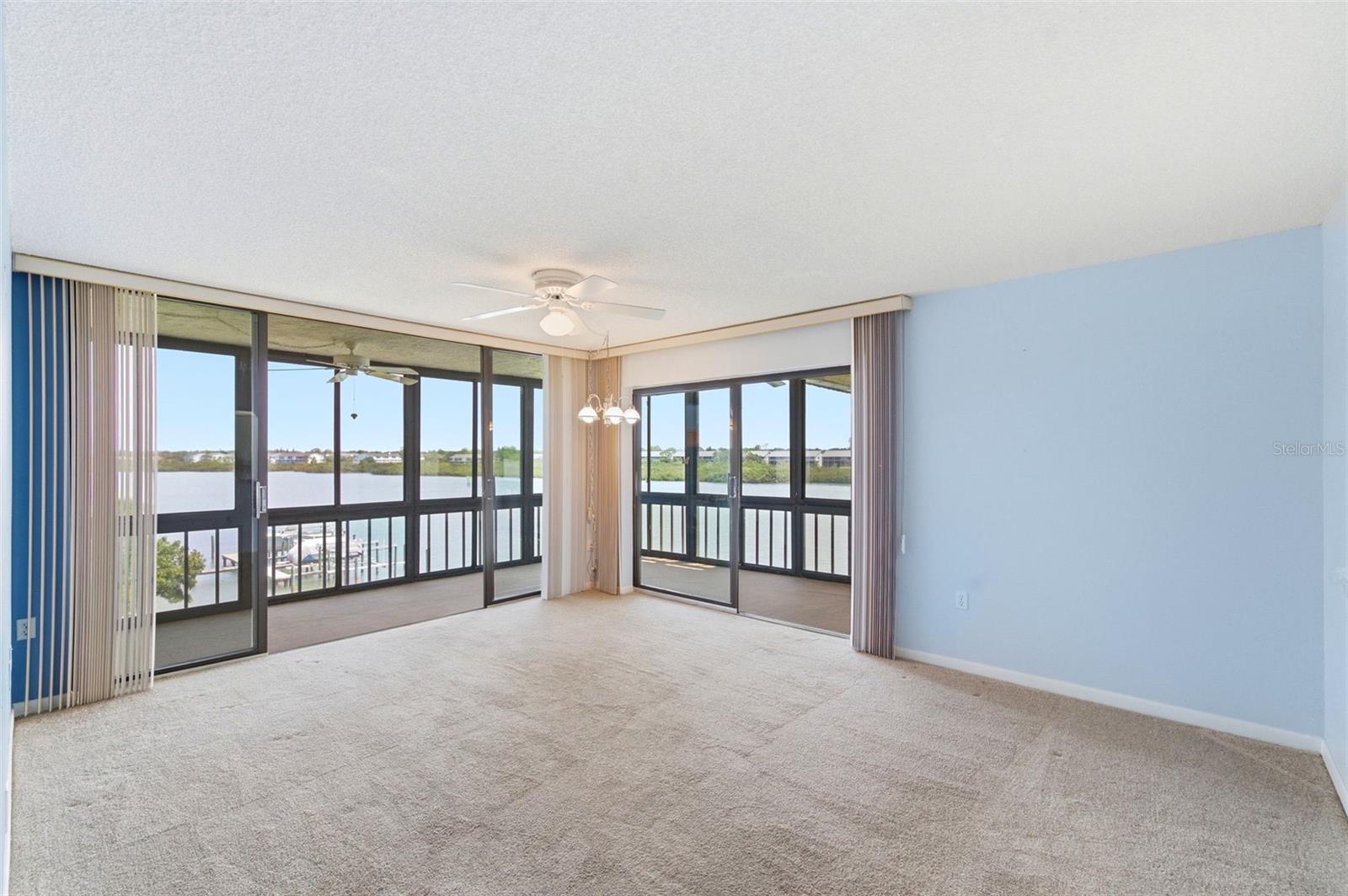 Image 11 of 61 For 19701 Gulf Boulevard 417