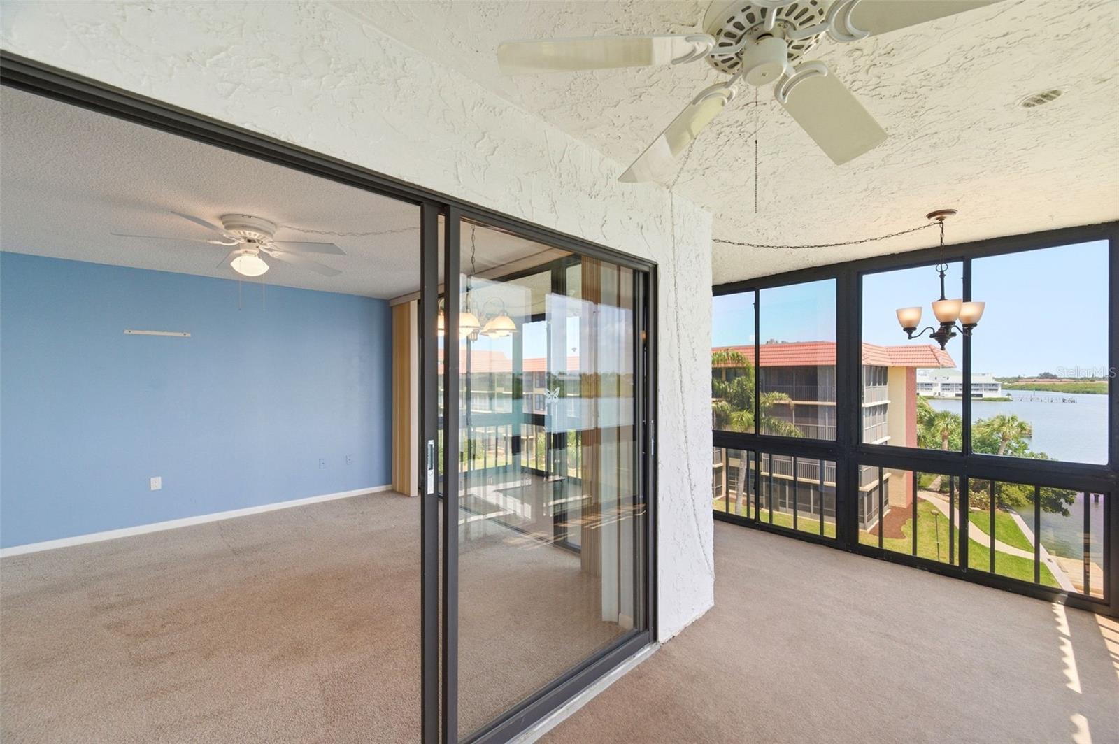 Image 17 of 61 For 19701 Gulf Boulevard 417