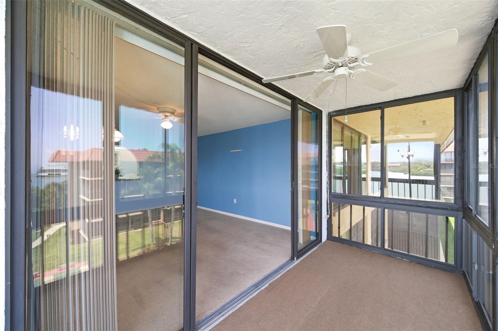 Image 21 of 61 For 19701 Gulf Boulevard 417