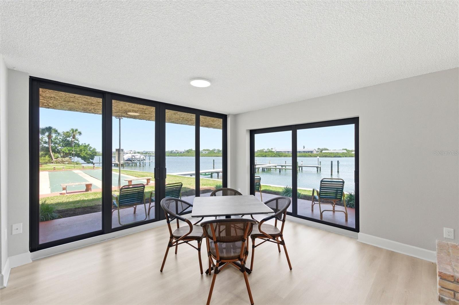 Image 45 of 61 For 19701 Gulf Boulevard 417