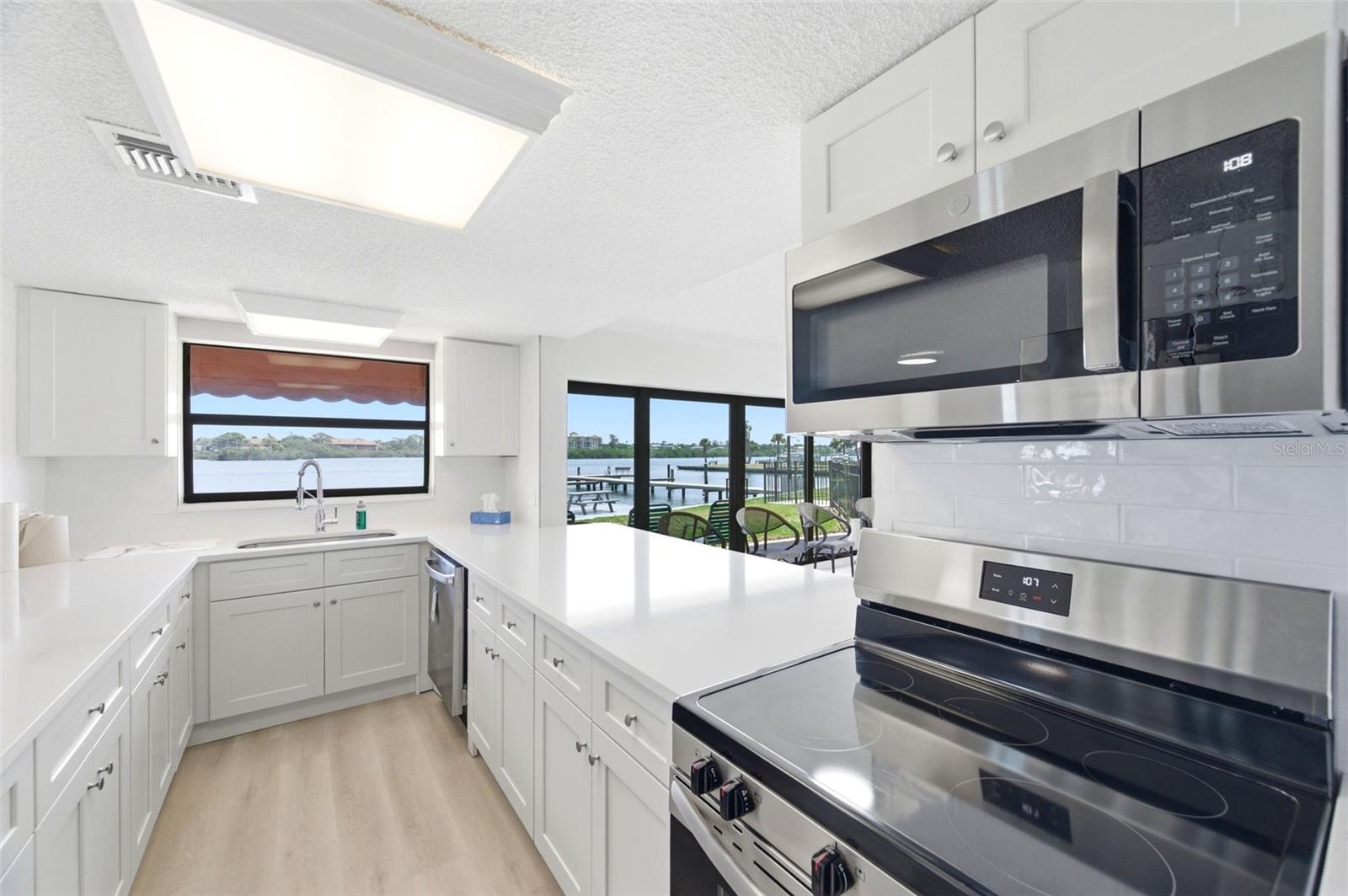 Image 49 of 61 For 19701 Gulf Boulevard 417