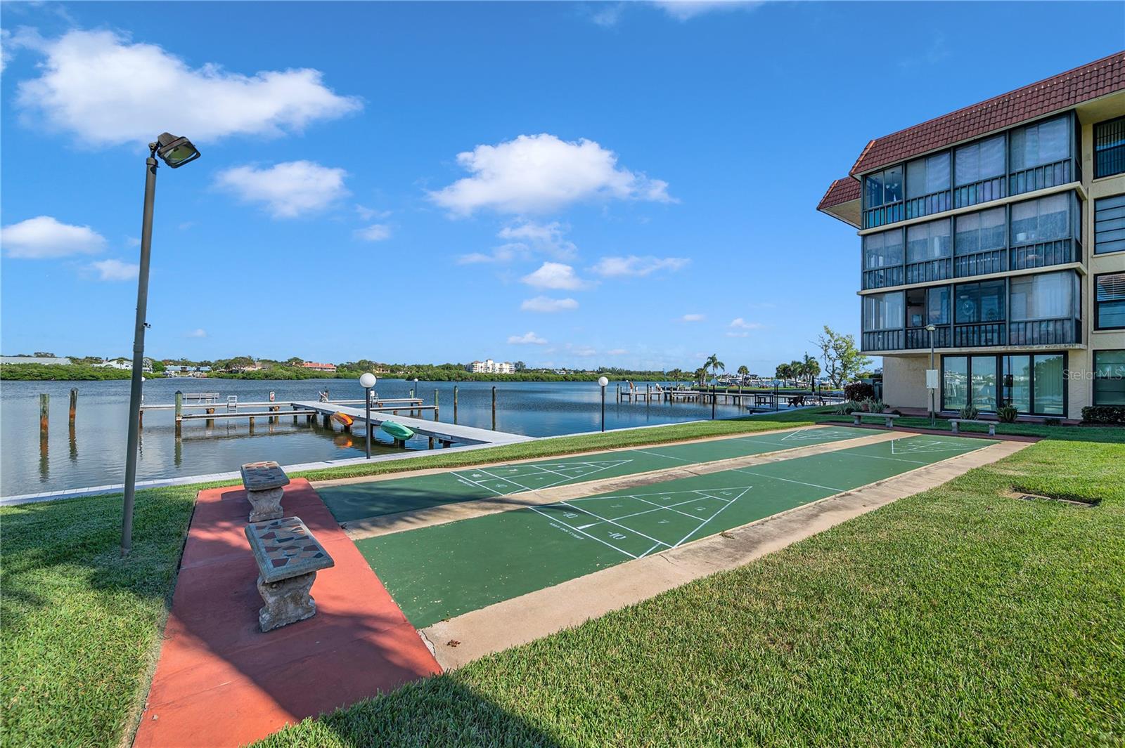 Image 54 of 61 For 19701 Gulf Boulevard 417