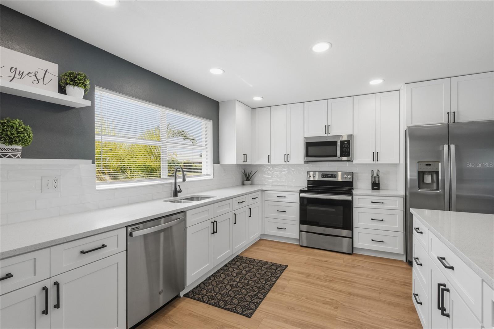 Image 13 of 34 For 12966 115th Street