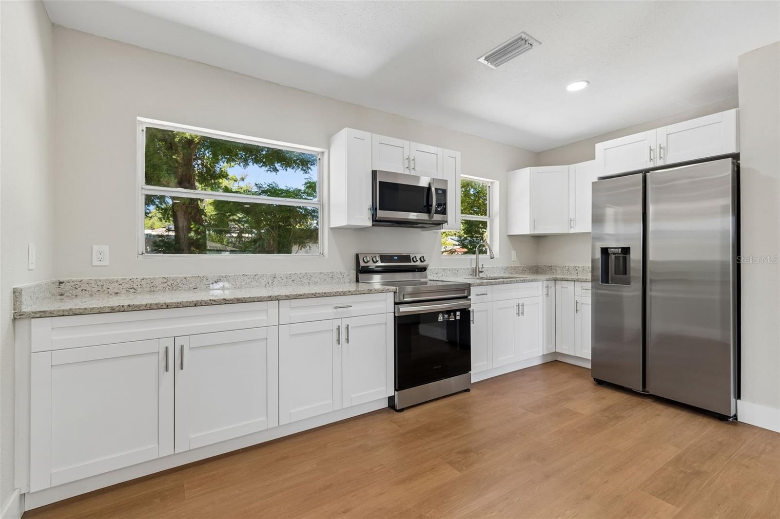 Image 13 of 40 For 11206 Arden Avenue