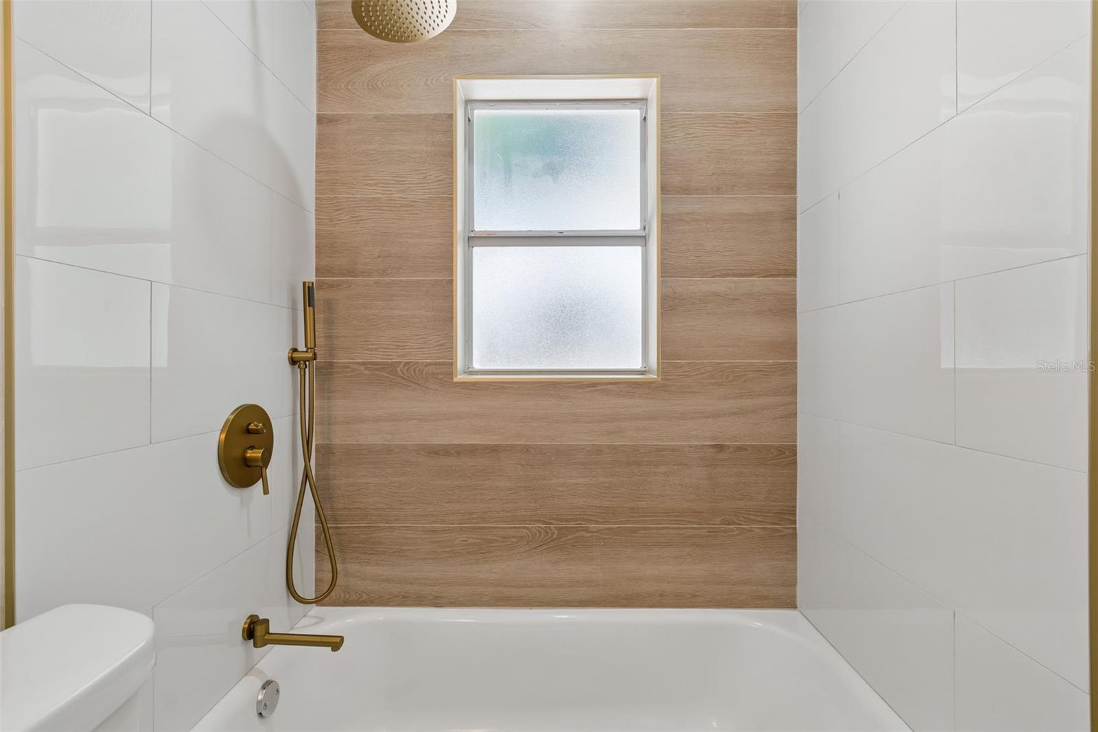 Image 21 of 40 For 11206 Arden Avenue