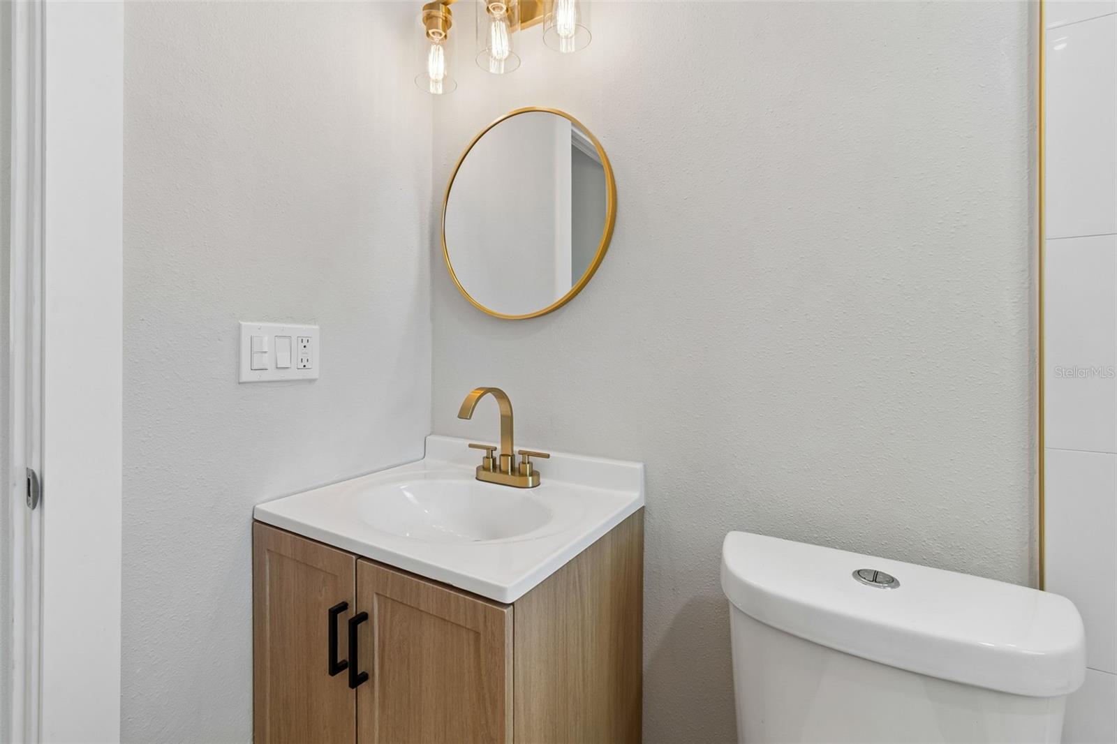 Image 22 of 40 For 11206 Arden Avenue