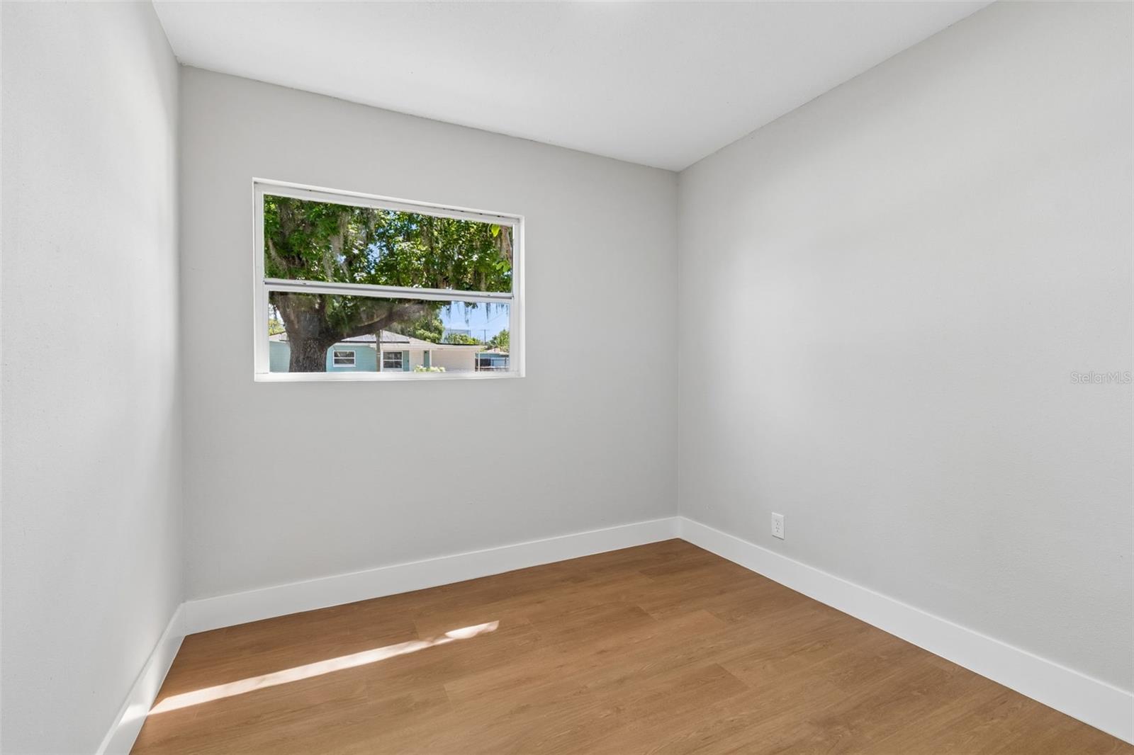 Image 23 of 40 For 11206 Arden Avenue