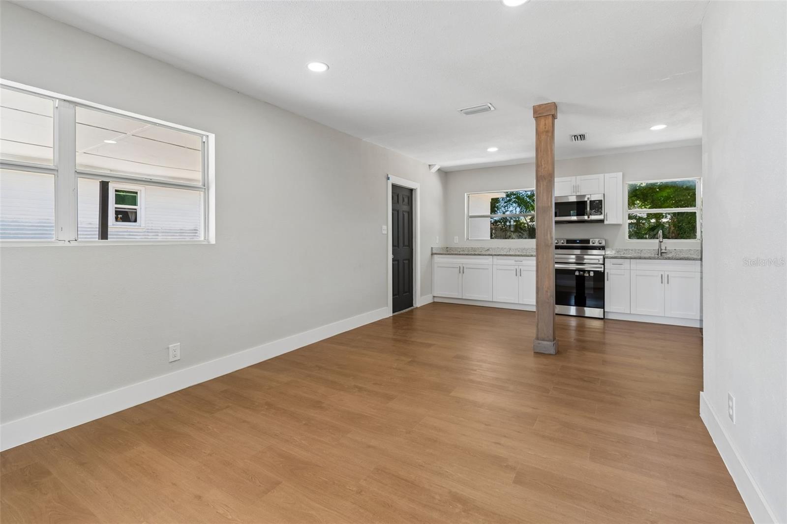 Image 7 of 40 For 11206 Arden Avenue