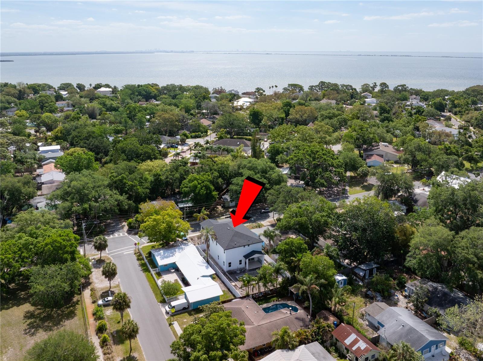 Listing photo id 2 for 685 1st Avenue N