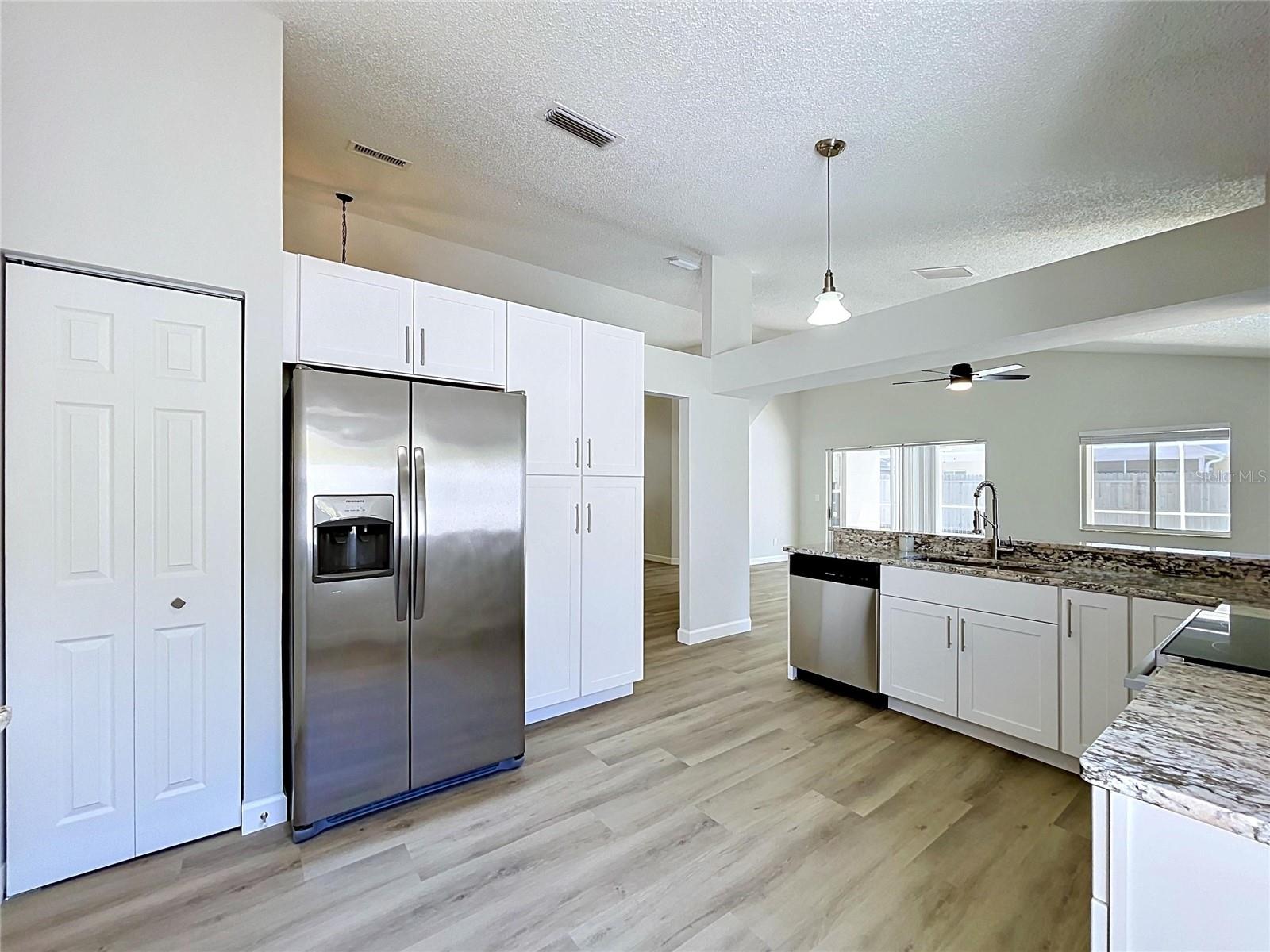 Image 11 of 48 For 11027 Streamside Drive