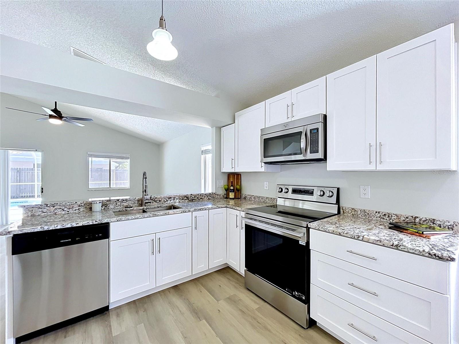Image 13 of 48 For 11027 Streamside Drive