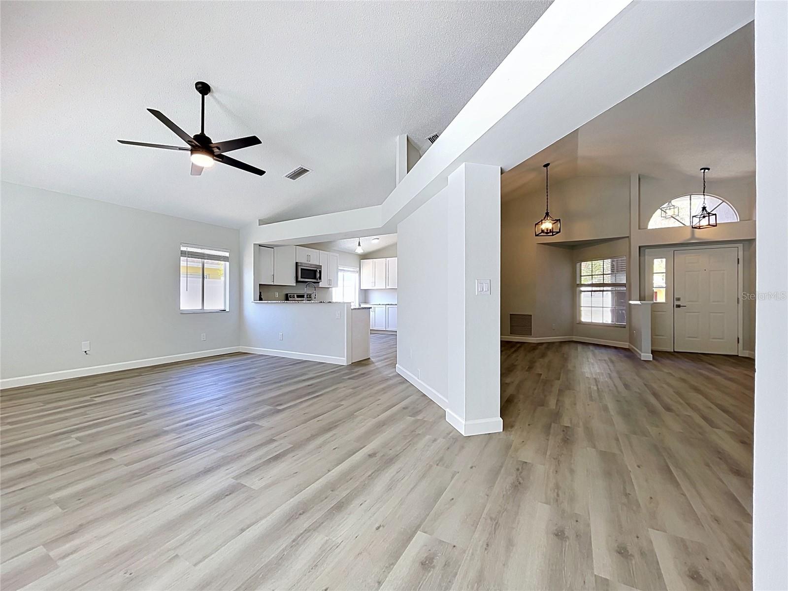 Image 36 of 48 For 11027 Streamside Drive