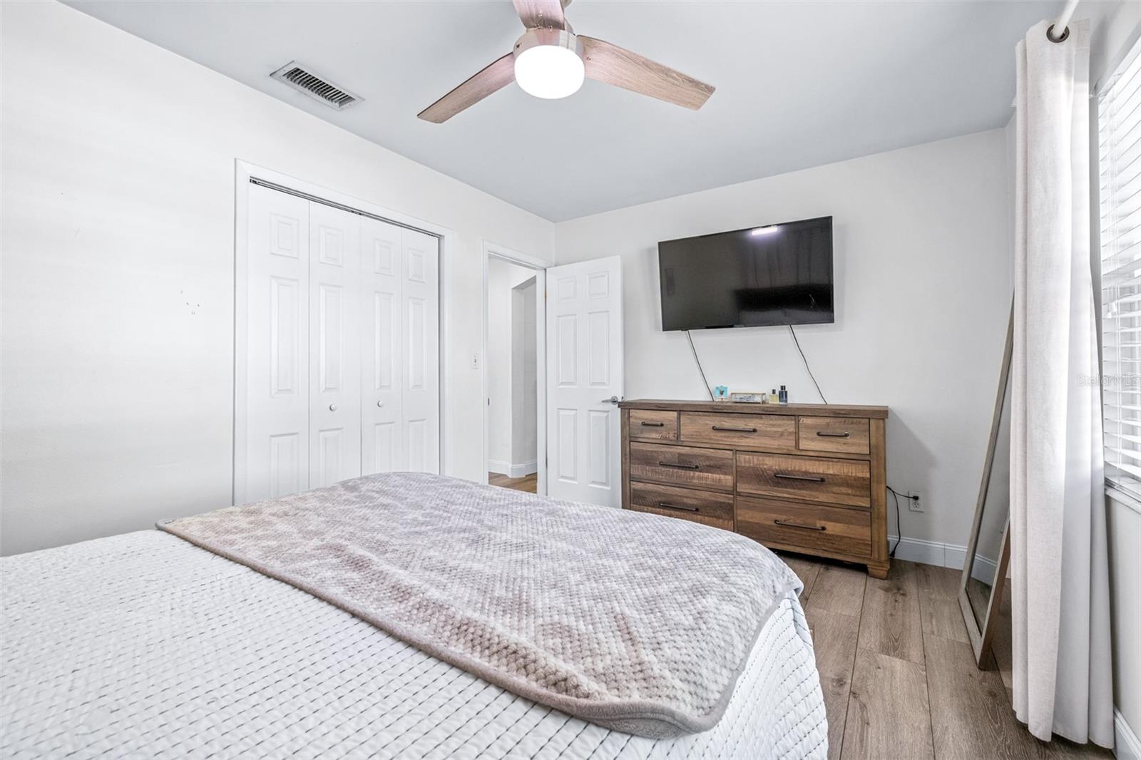Image 21 of 43 For 2991 38th Street N