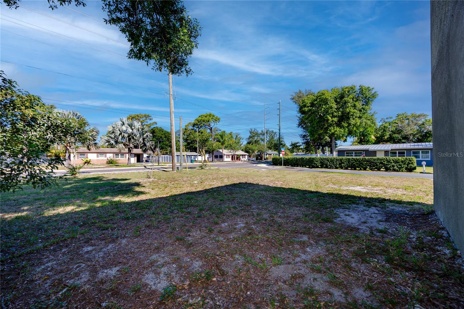 Image 13 of 45 For 2372 18th Avenue Sw