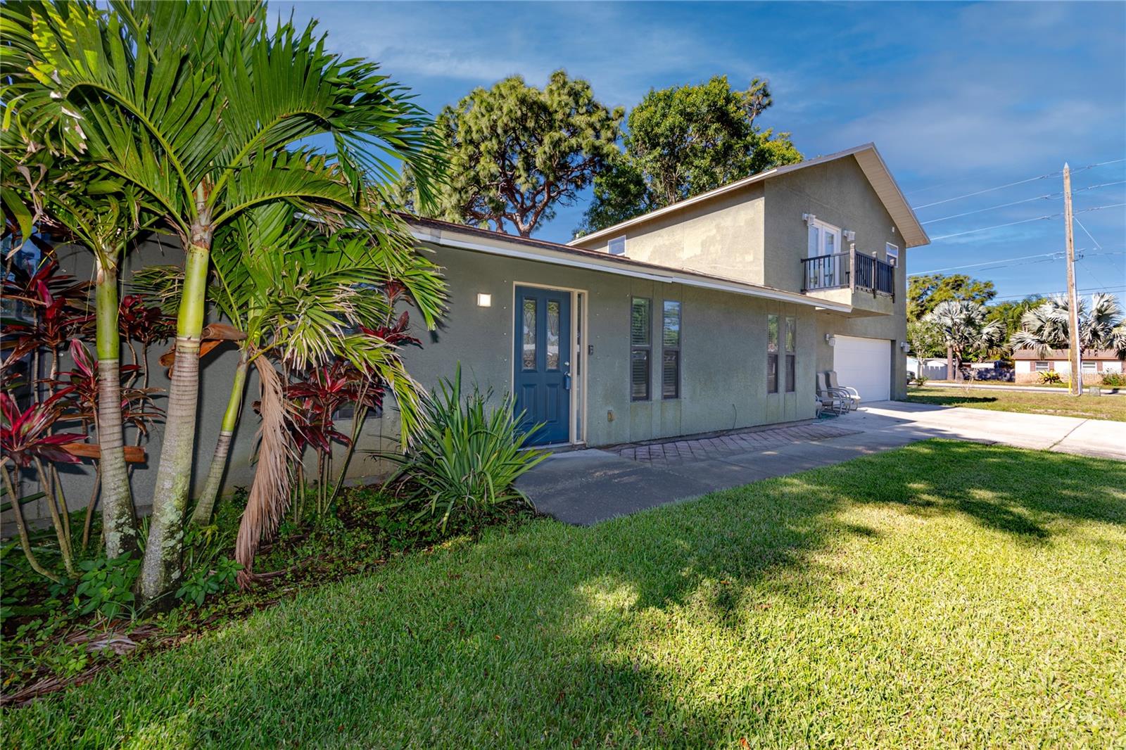 Image 14 of 45 For 2372 18th Avenue Sw