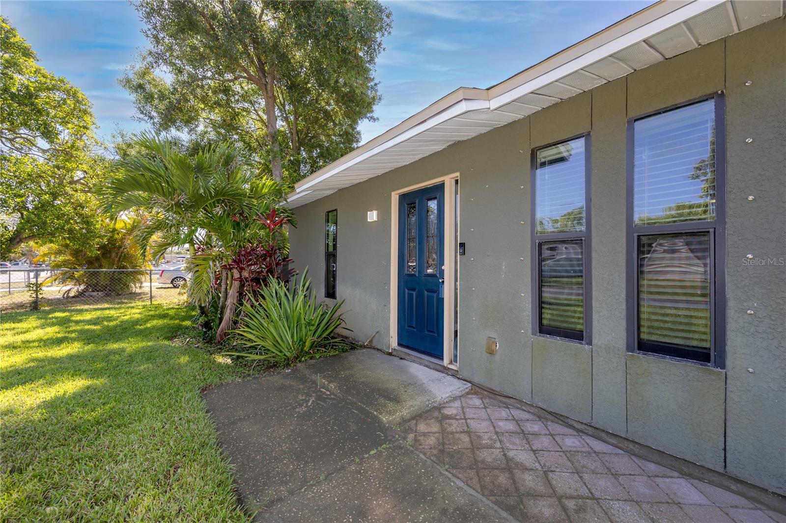 Image 15 of 45 For 2372 18th Avenue Sw