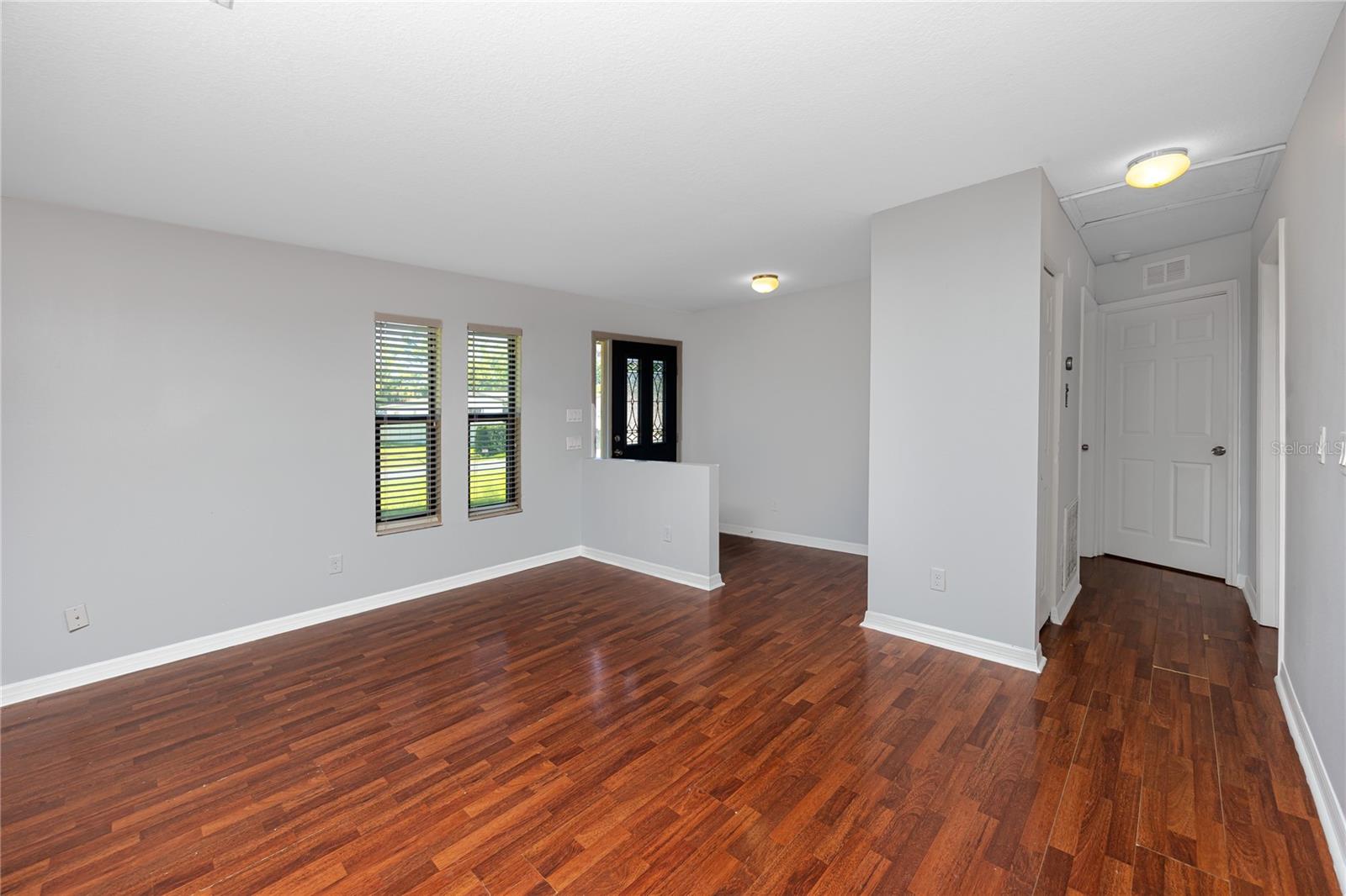Image 17 of 45 For 2372 18th Avenue Sw