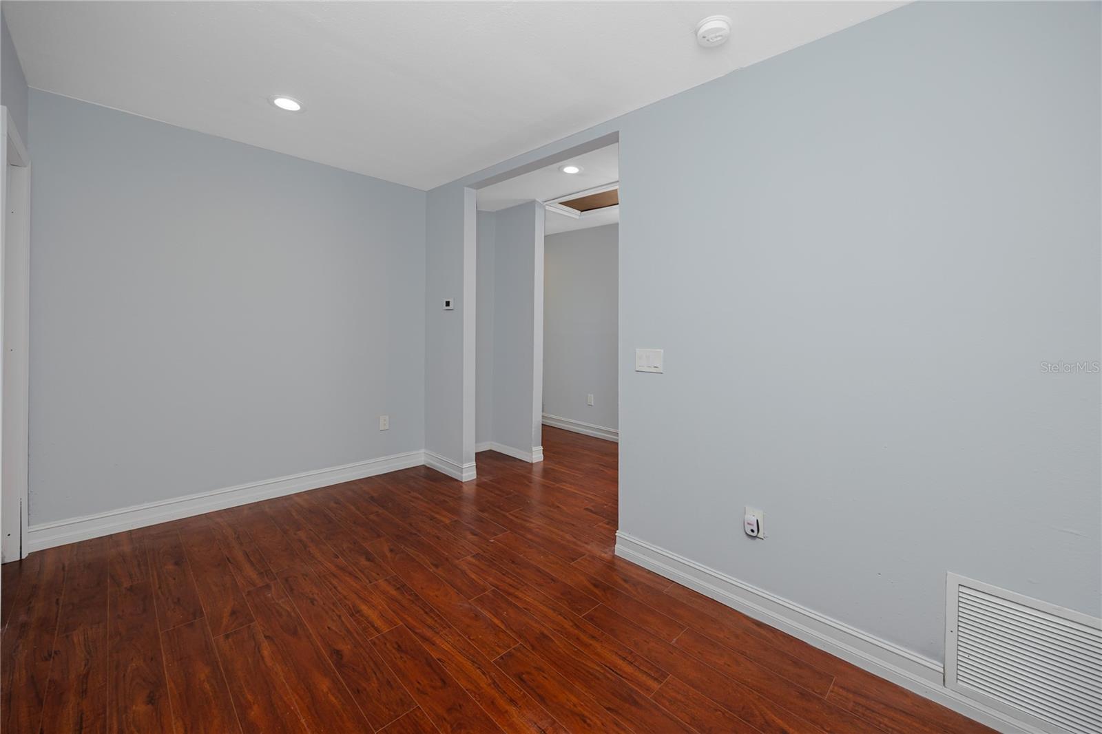 Image 29 of 45 For 2372 18th Avenue Sw