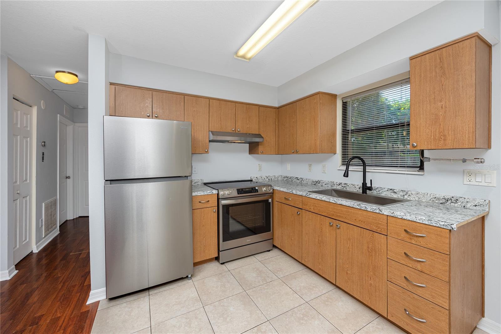 Image 3 of 45 For 2372 18th Avenue Sw