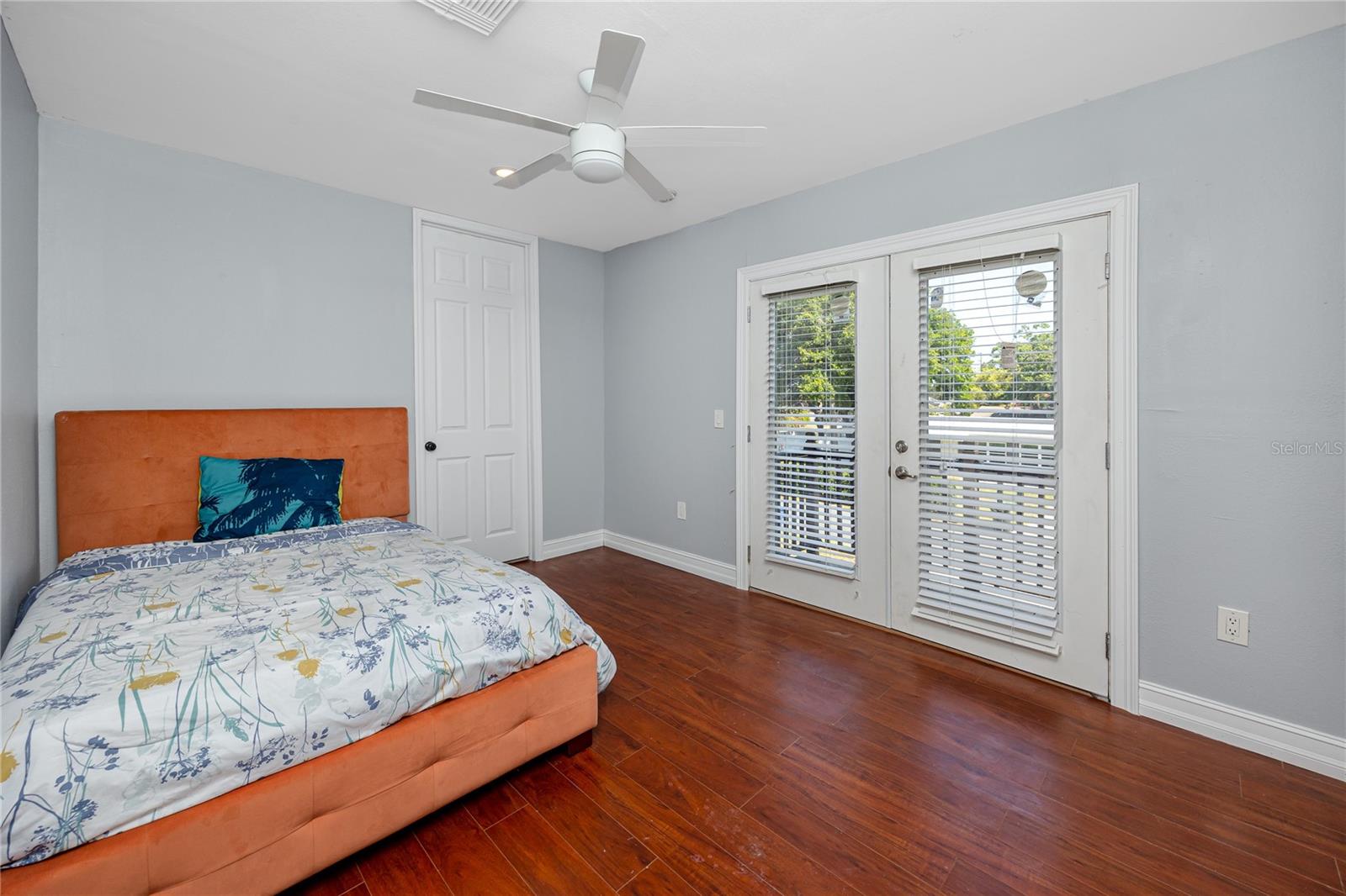 Image 32 of 45 For 2372 18th Avenue Sw
