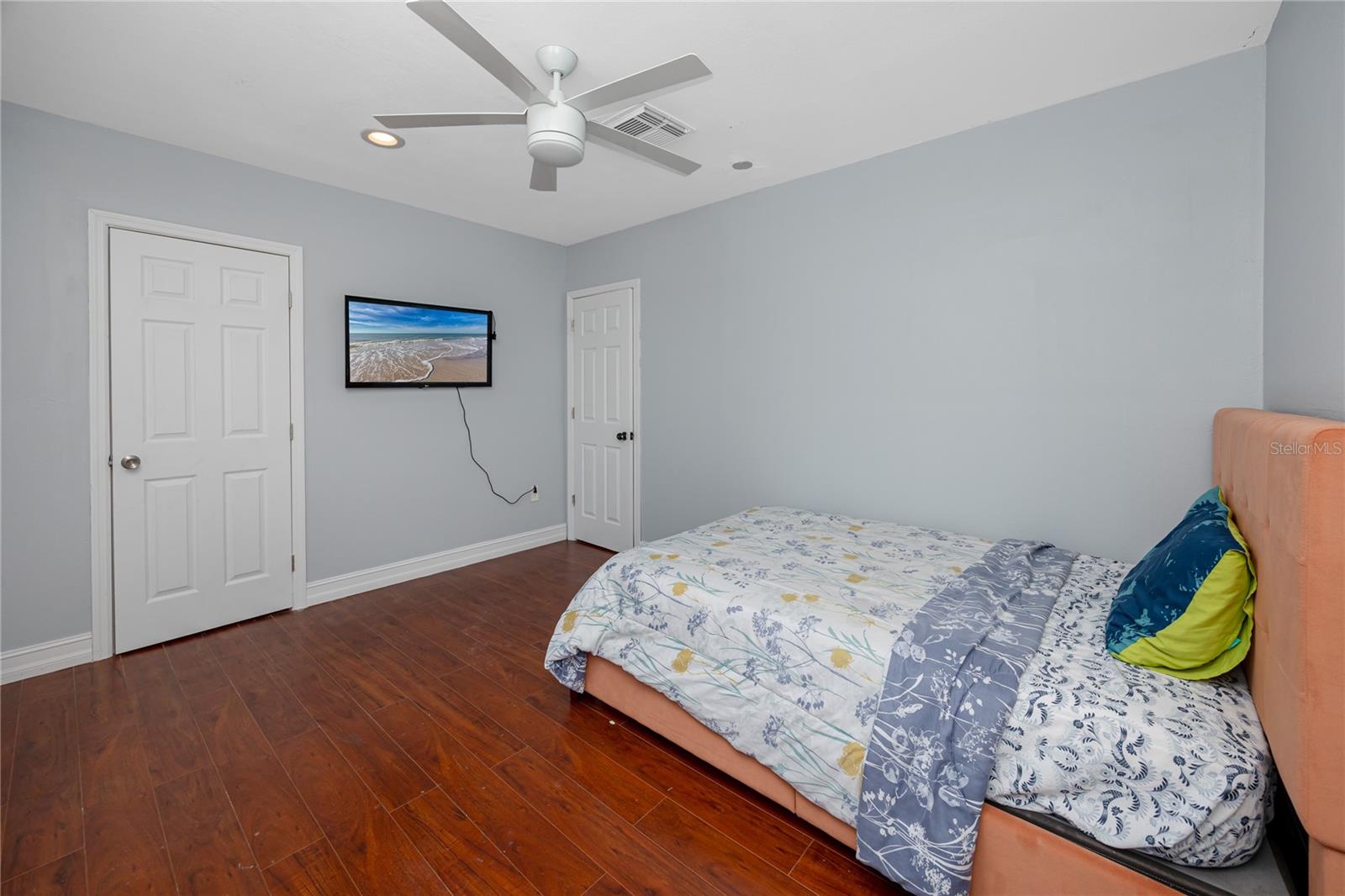 Image 33 of 45 For 2372 18th Avenue Sw