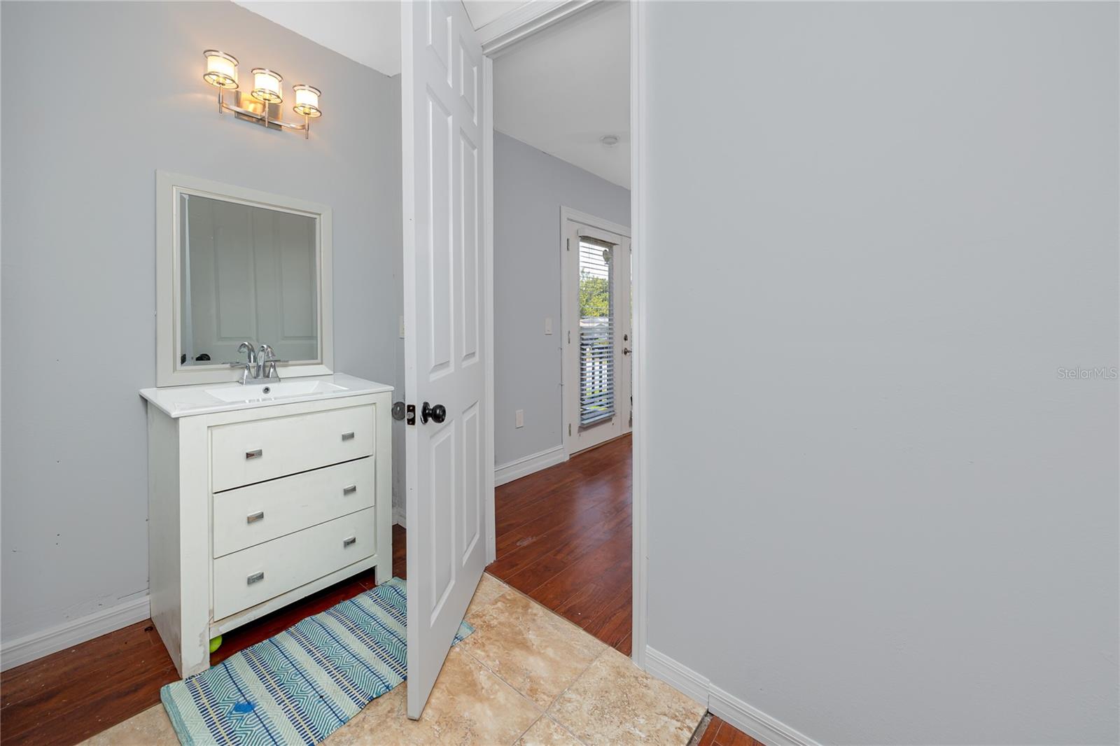 Image 35 of 45 For 2372 18th Avenue Sw