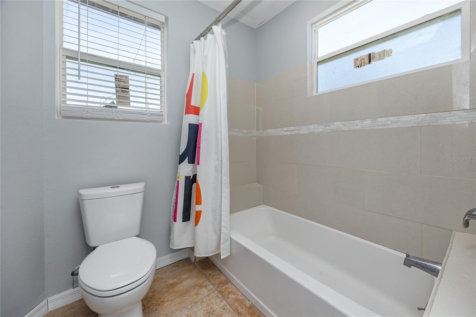 Image 37 of 45 For 2372 18th Avenue Sw