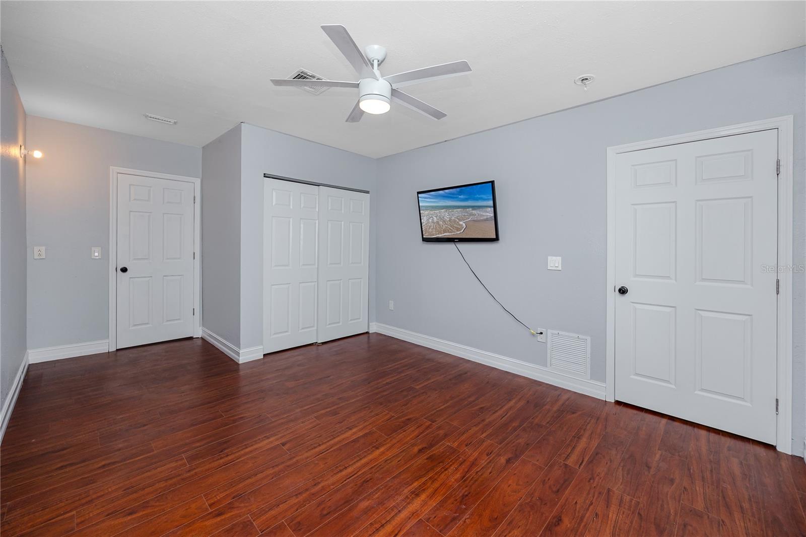 Image 39 of 45 For 2372 18th Avenue Sw