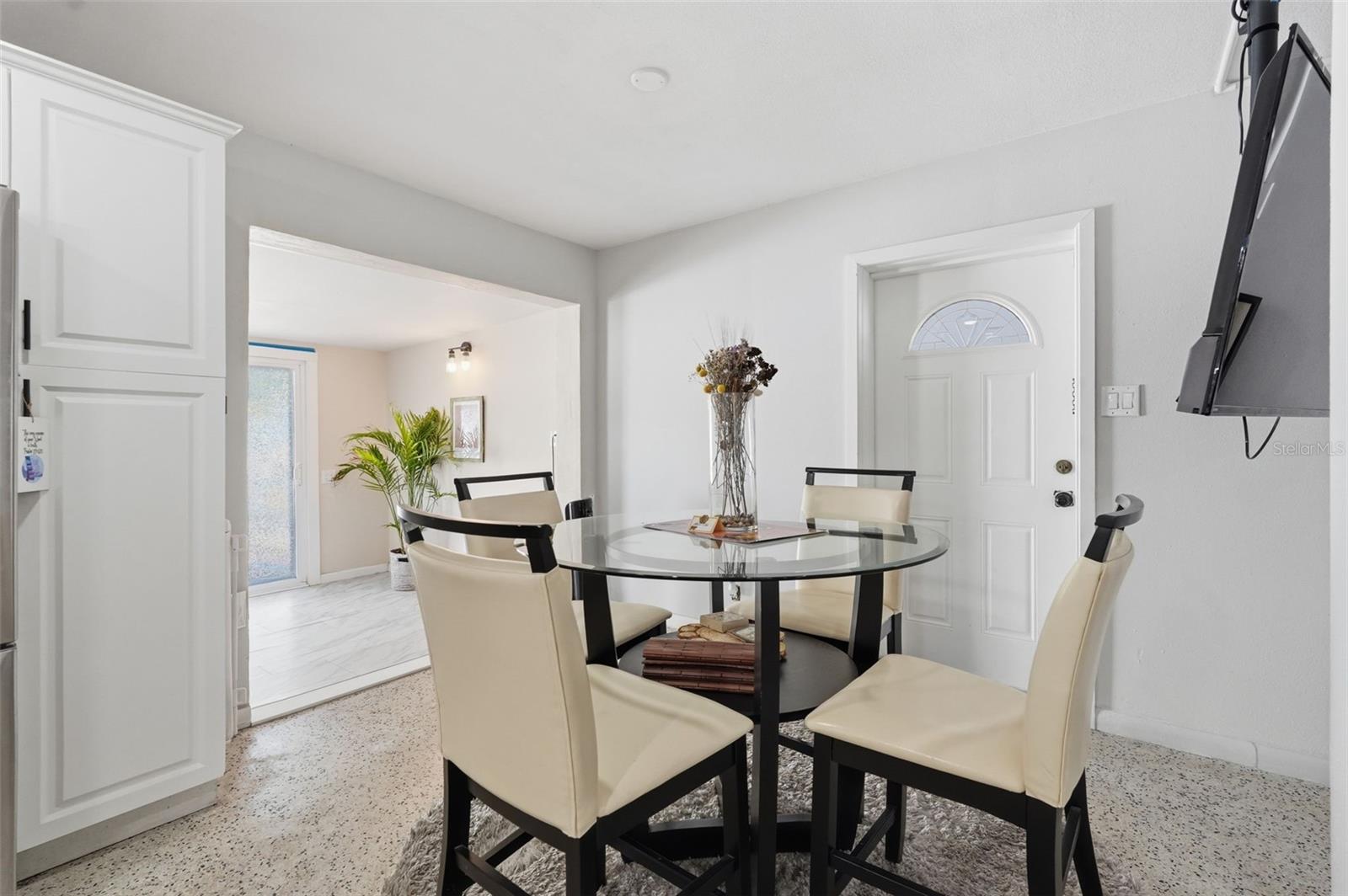 Image 41 of 57 For 10107 Aster Avenue