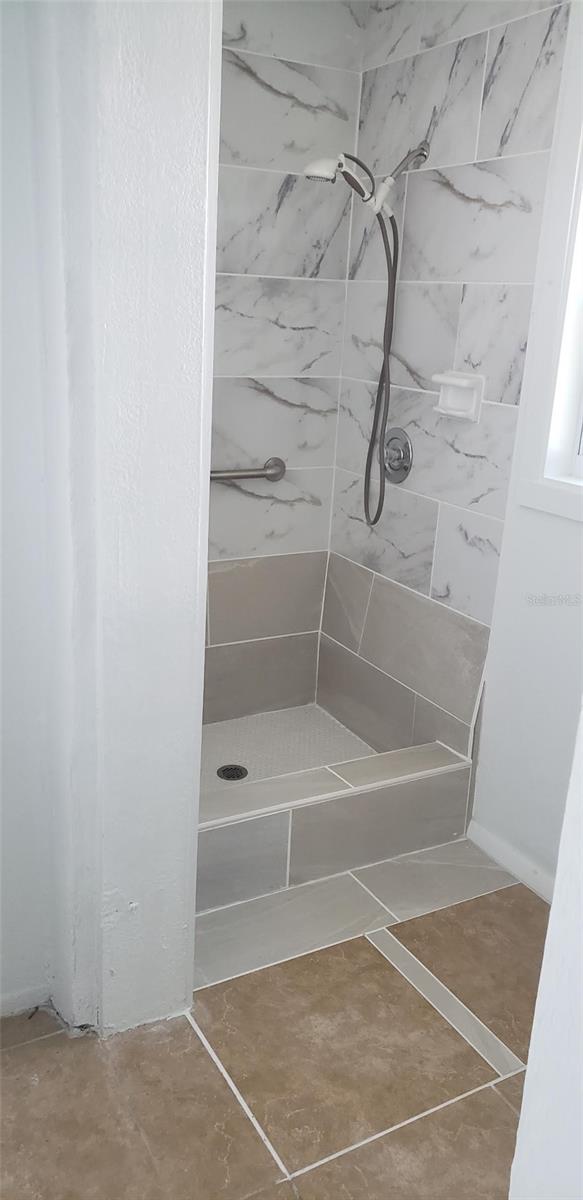 Image 4 of 10 For 1118 Harris Lane