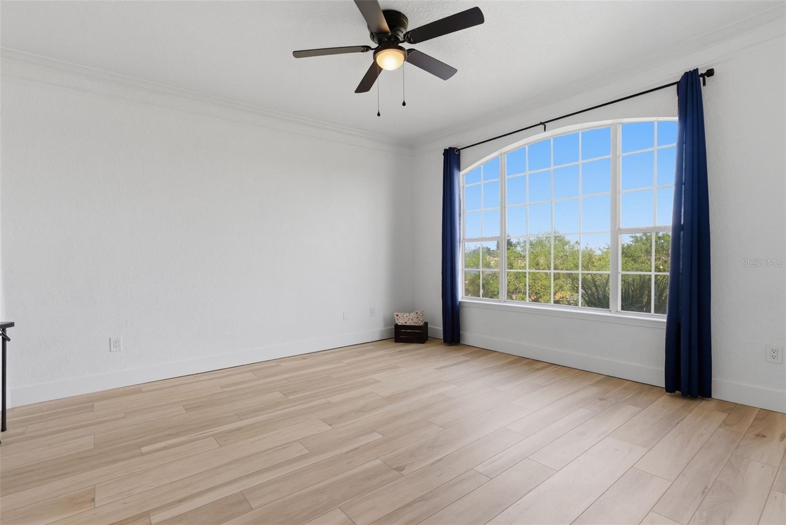 Image 13 of 58 For 4323 Bayside Village Drive 312