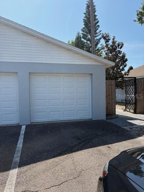 Image 4 of 5 For 1562 Jefferson Avenue